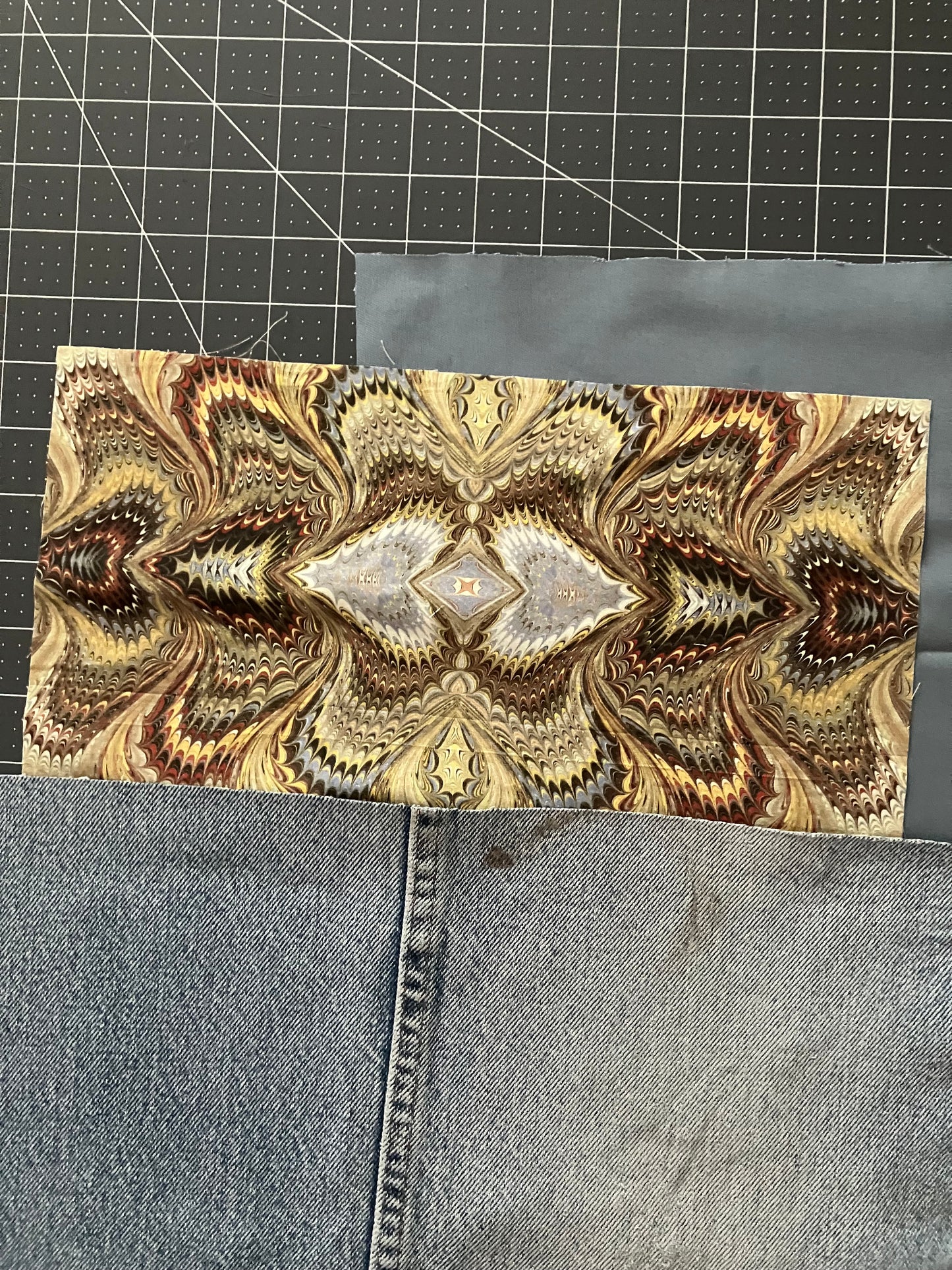 medium tote / psychedelic tan & denim