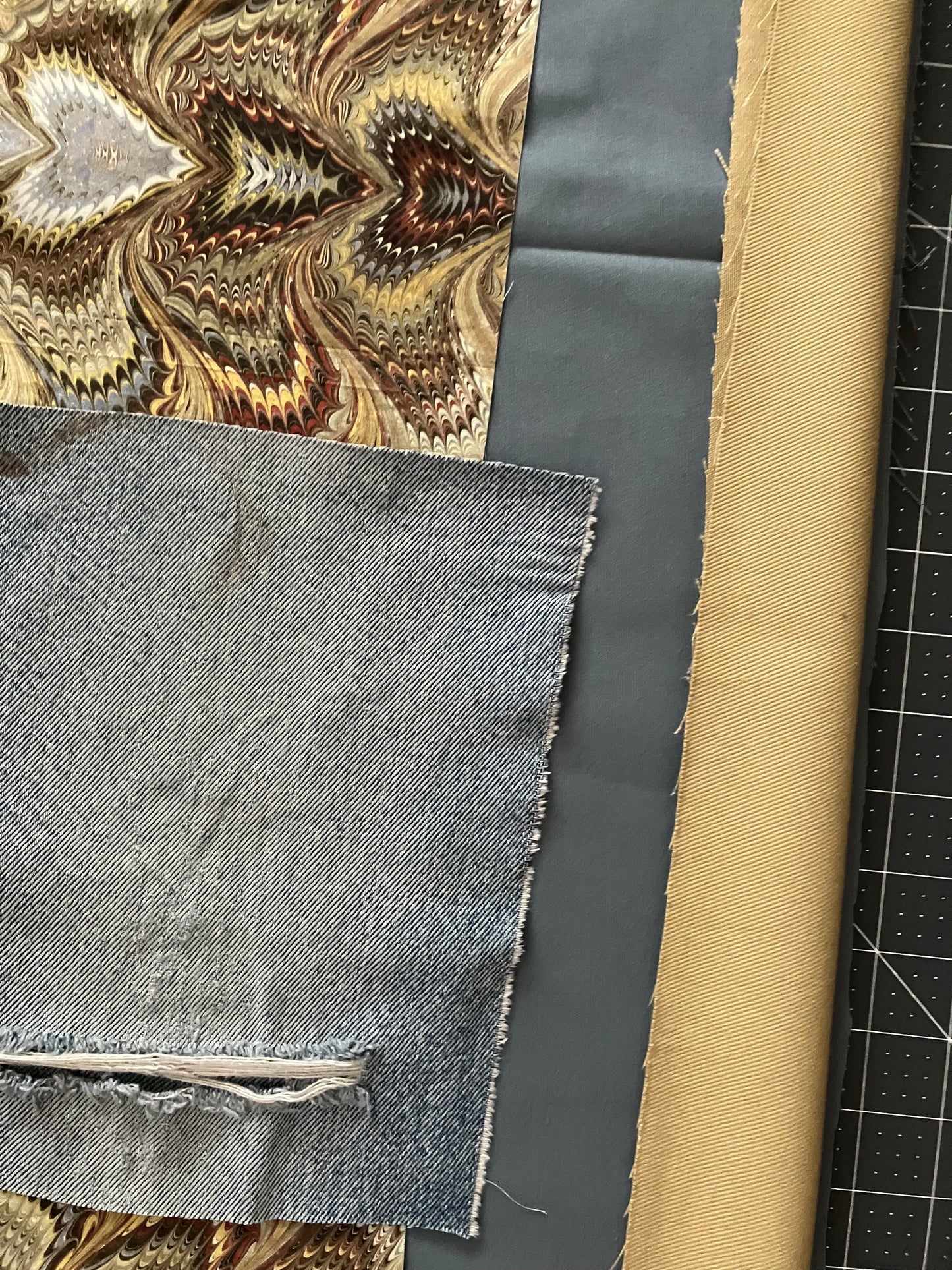medium tote / psychedelic tan & denim