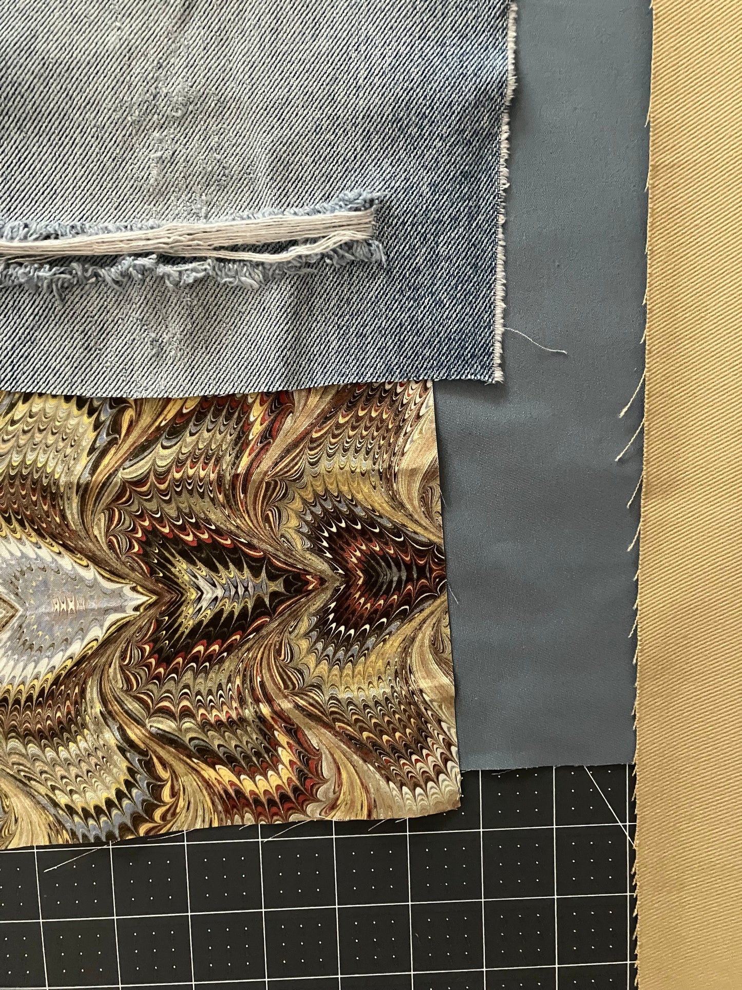 medium tote / psychedelic tan & denim