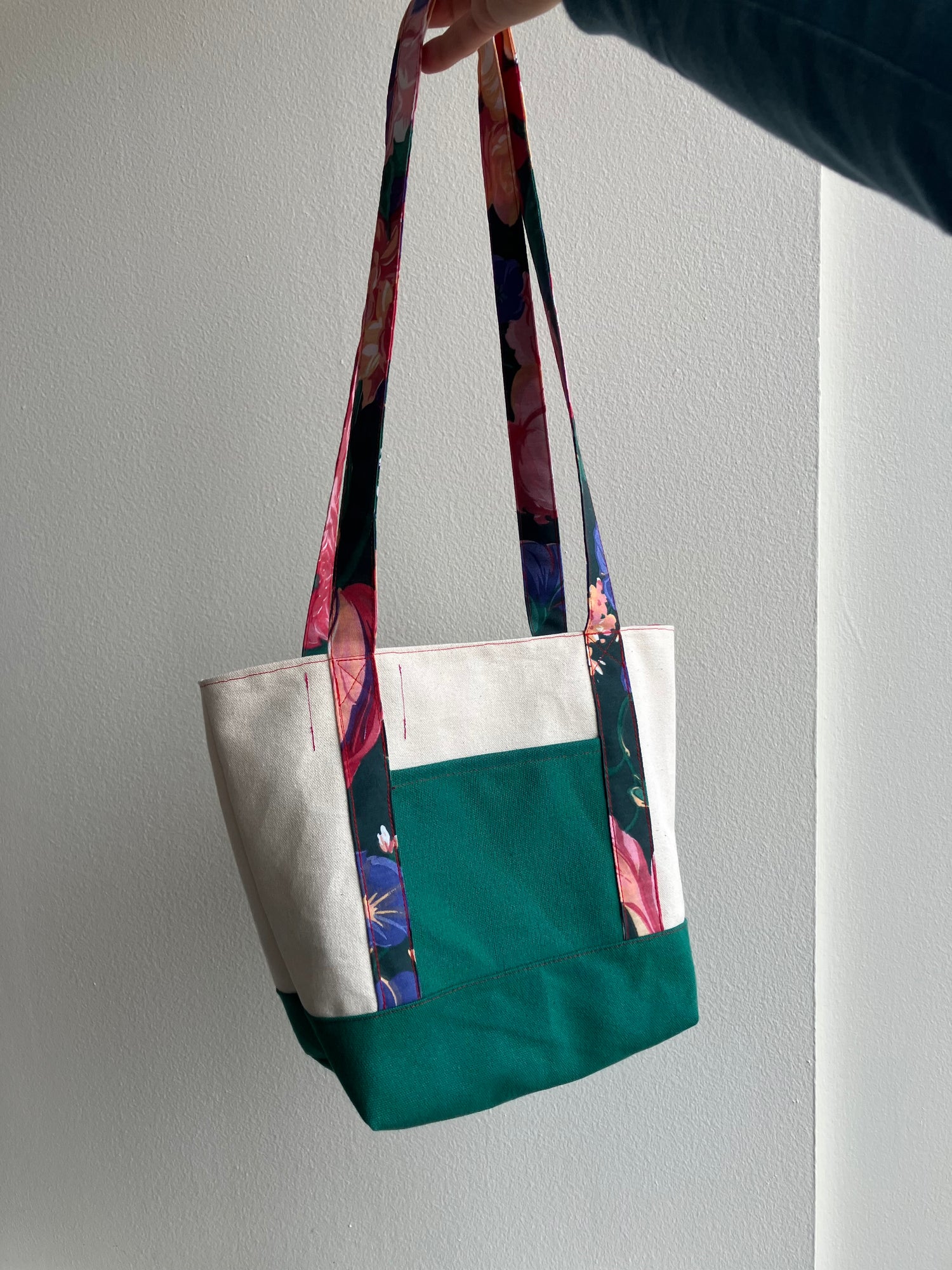 MEDIUM TOTES