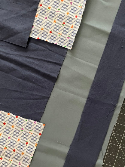 medium tote / fruit & blue