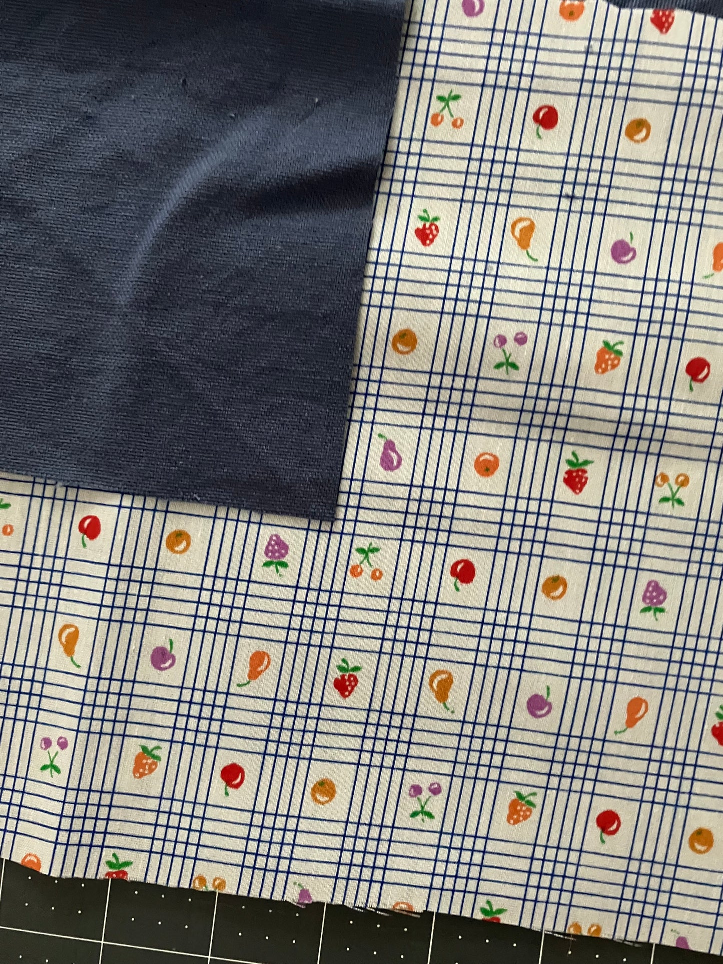 medium tote / fruit & blue